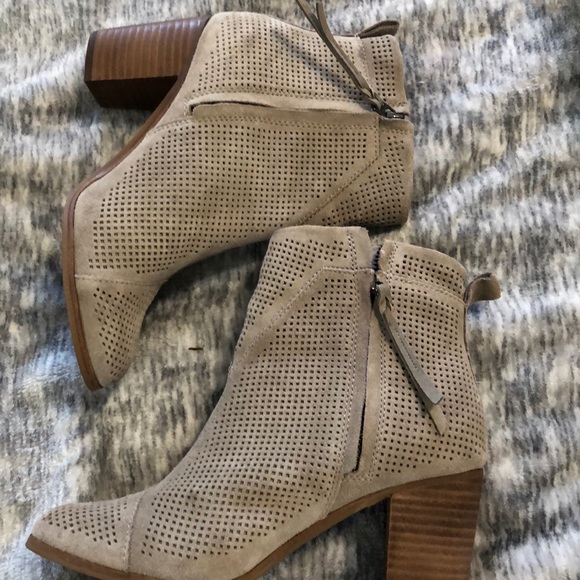 TOMS Lunata Desert Taupe Suede ankle bootie - Picture 2 of 8